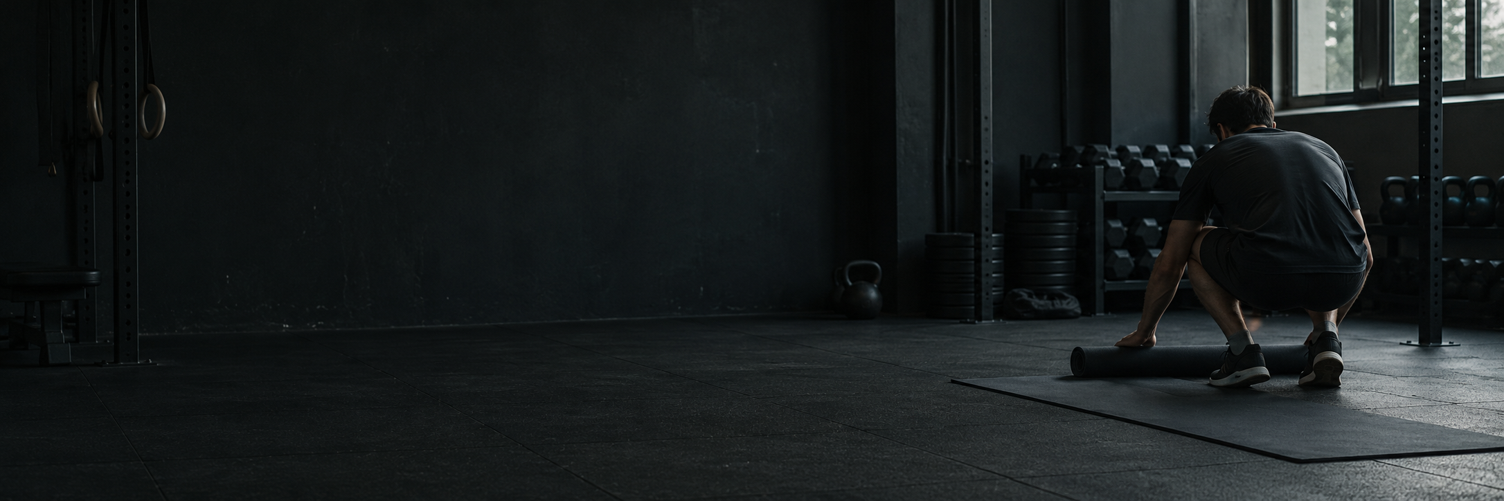Espacio de entrenamiento con material de fuerza